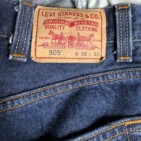 Levi’s-505 regular fit men’s jeans. Size 38x30 Dark wash. New w/o tags! - Picture 3 of 14